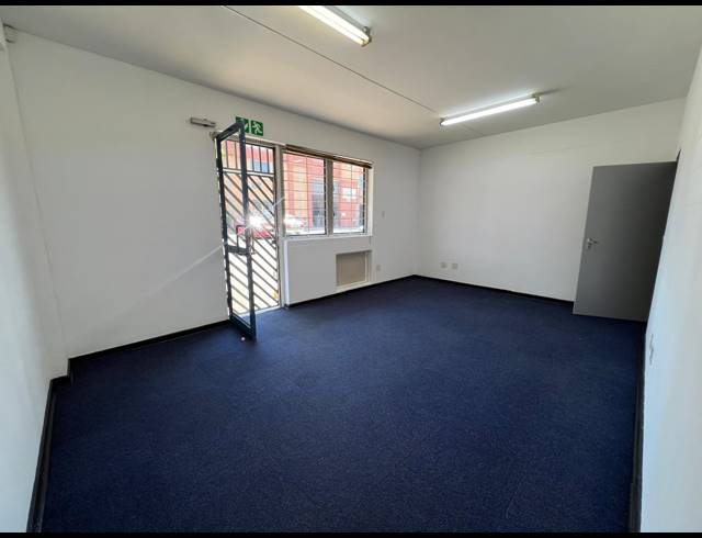 354M² WAREHOUSE TO LET IN STRIJDOMPARK